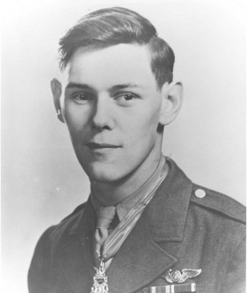 Black and white headshot of Forrest Vosler in military uniform.